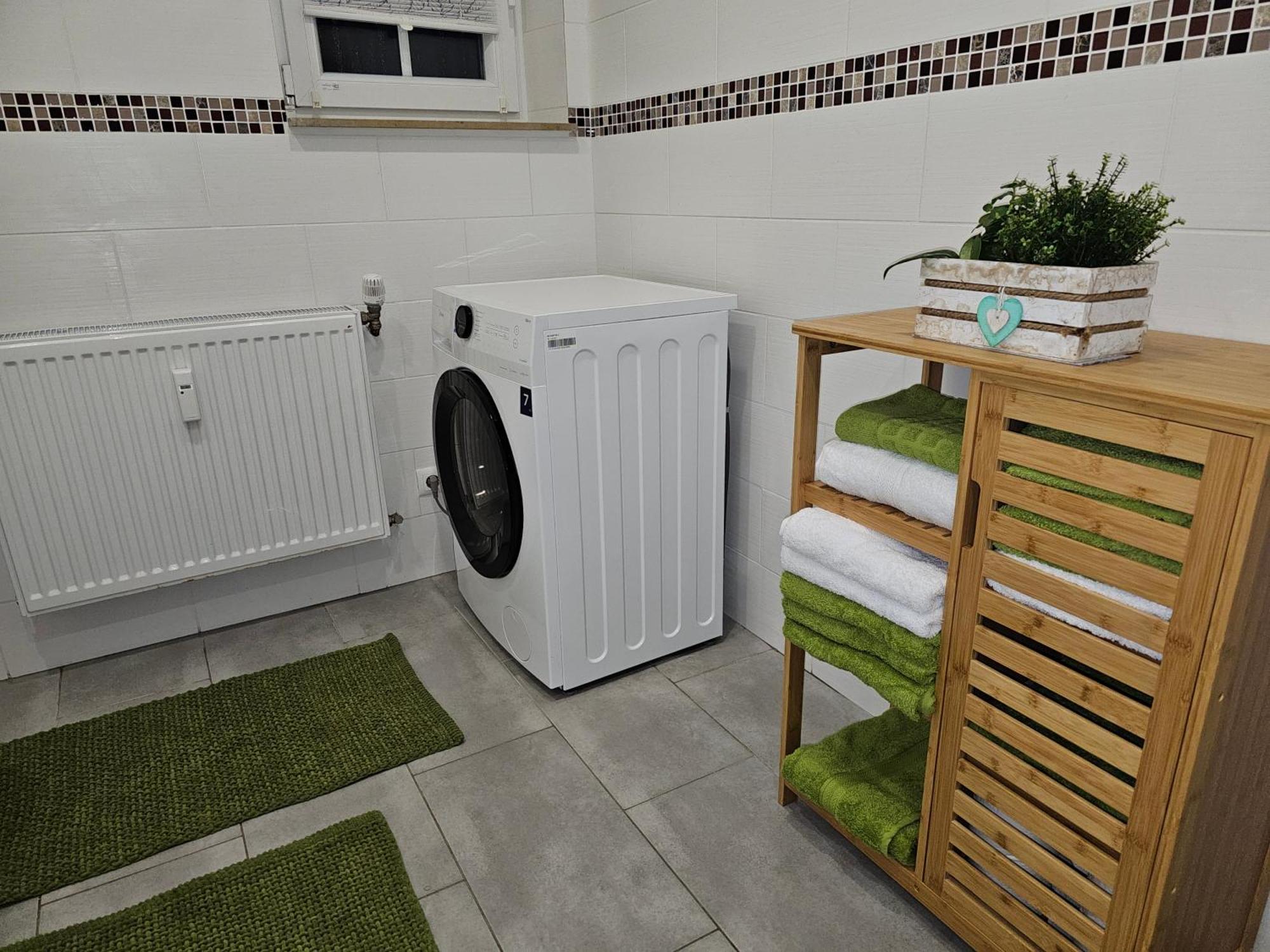 Warburg, Fewo "Sweet Home" 2,5 Zi- Eg-Separater Eingang - Parkplatz - Terasse- Komfortabel,Renoviert Dış mekan fotoğraf