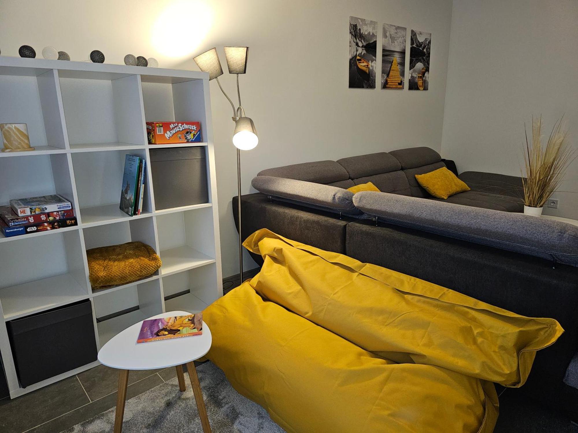Warburg, Fewo "Sweet Home" 2,5 Zi- Eg-Separater Eingang - Parkplatz - Terasse- Komfortabel,Renoviert Dış mekan fotoğraf