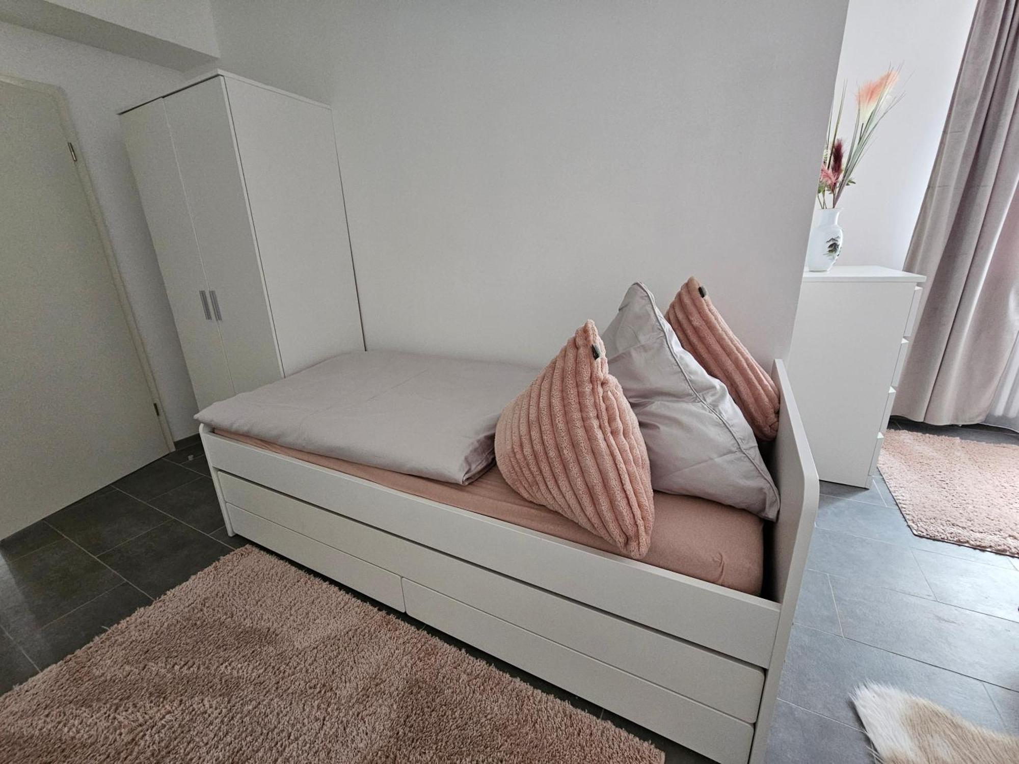 Warburg, Fewo "Sweet Home" 2,5 Zi- Eg-Separater Eingang - Parkplatz - Terasse- Komfortabel,Renoviert Dış mekan fotoğraf