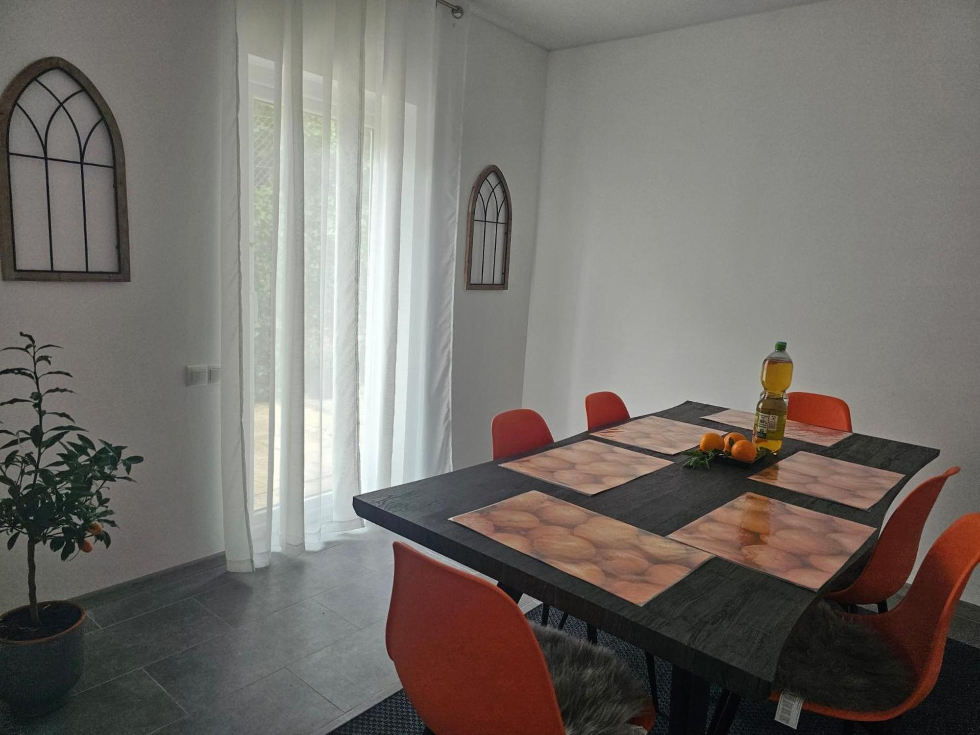 Warburg, Fewo "Sweet Home" 2,5 Zi- Eg-Separater Eingang - Parkplatz - Terasse- Komfortabel,Renoviert Dış mekan fotoğraf